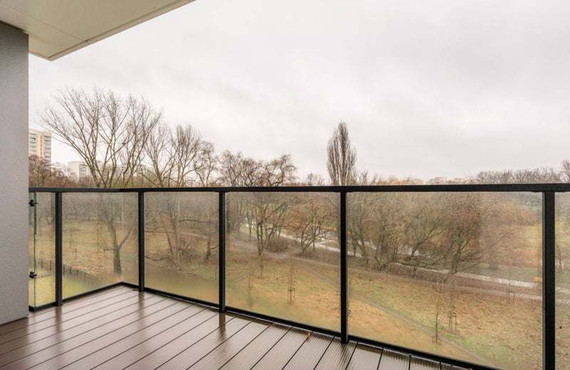 Miete einer modernen 4-Zimmer-Wohnung, 109 m², Stadtteil Praga-Południe, Warschau, Polen